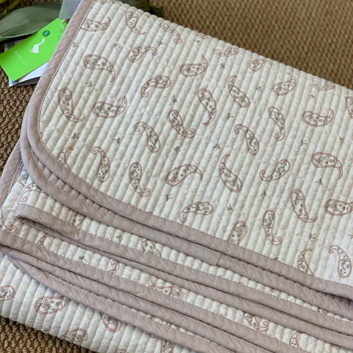 91家纺网 家纺一手货源 找家纺 汇庭 2025新款·慕斯单品床盖系列 佩德粉