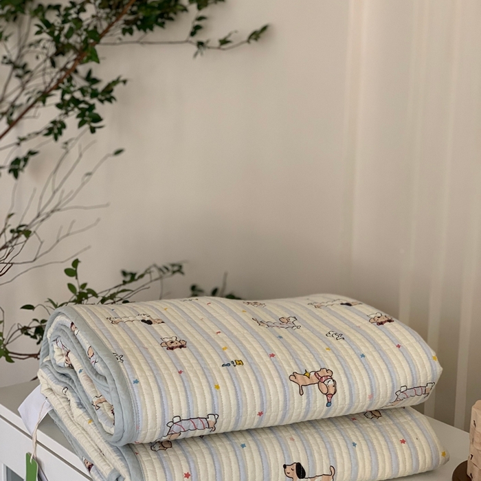 91家纺网 家纺一手货源 找家纺 汇庭 2025新款·慕斯单品床盖系列 小狗美美