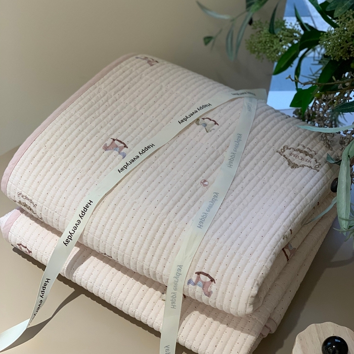 91家纺网 家纺一手货源 找家纺 汇庭 2025新款·慕斯单品床盖系列 小马乐园