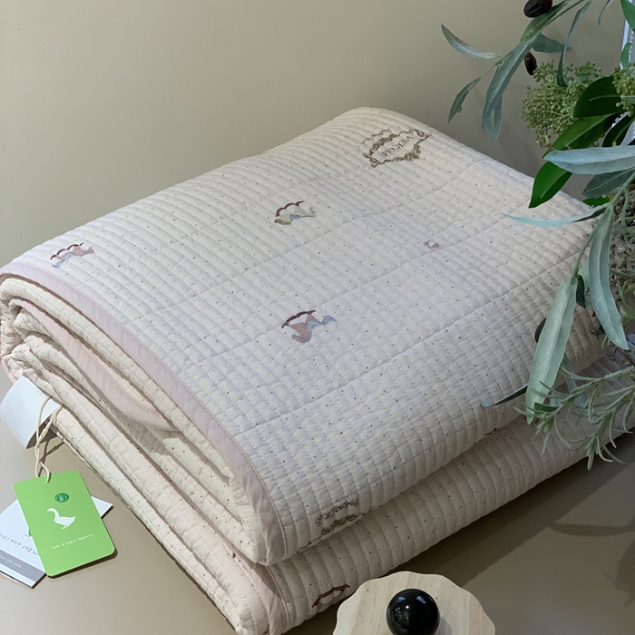 91家纺网 家纺一手货源 找家纺 汇庭 2025新款·慕斯单品床盖系列 小马乐园