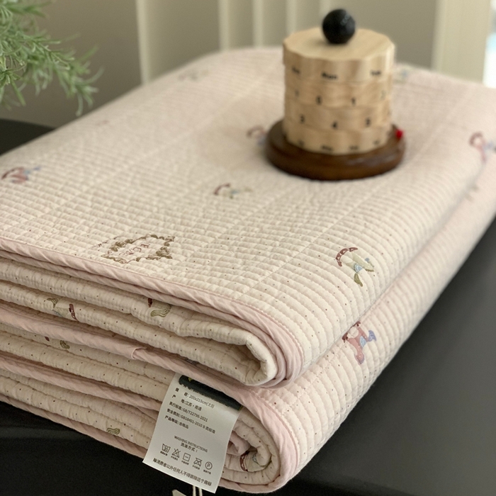 91家纺网 家纺一手货源 找家纺 汇庭 2025新款·慕斯单品床盖系列 小马乐园