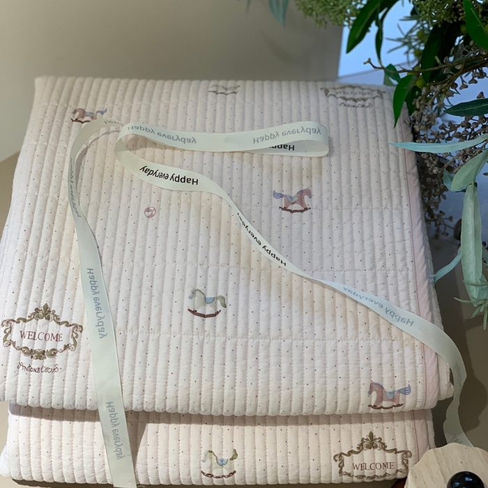 91家纺网 家纺一手货源 找家纺 汇庭 2025新款·慕斯单品床盖系列 小马乐园