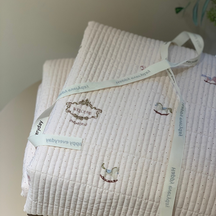 91家纺网 家纺一手货源 找家纺 汇庭 2025新款·慕斯单品床盖系列 小马乐园