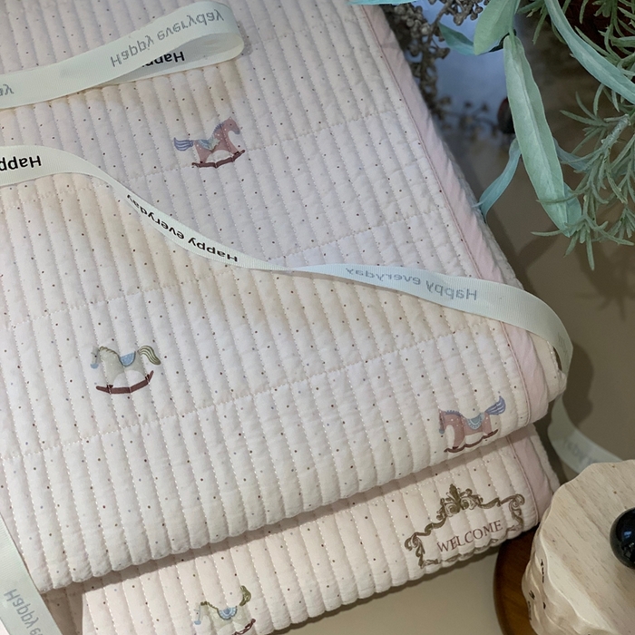 91家纺网 家纺一手货源 找家纺 汇庭 2025新款·慕斯单品床盖系列 小马乐园