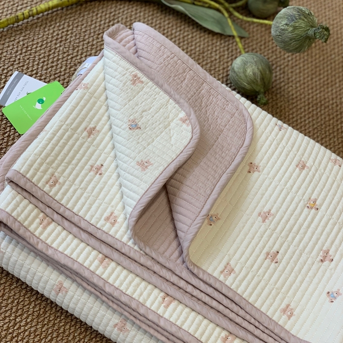 91家纺网 家纺一手货源 找家纺 汇庭 2025新款·慕斯单品床盖系列 小奶熊