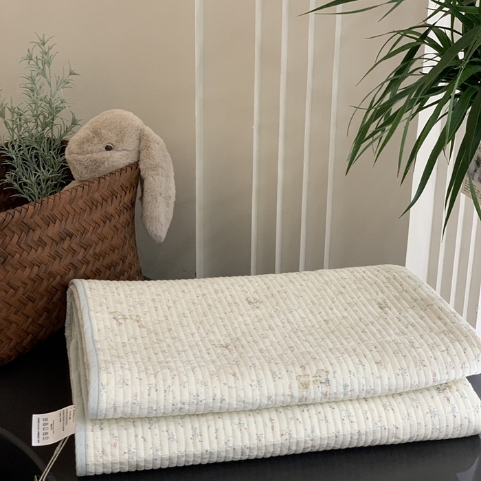 91家纺网 家纺一手货源 找家纺 汇庭 2025新款·慕斯单品床盖系列 小兔奇妙