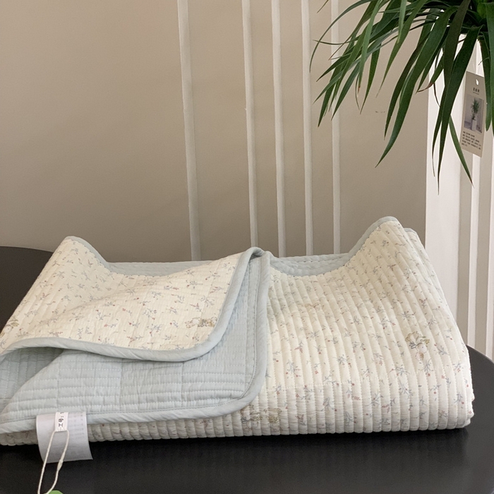 91家纺网 家纺一手货源 找家纺 汇庭 2025新款·慕斯单品床盖系列 小兔奇妙