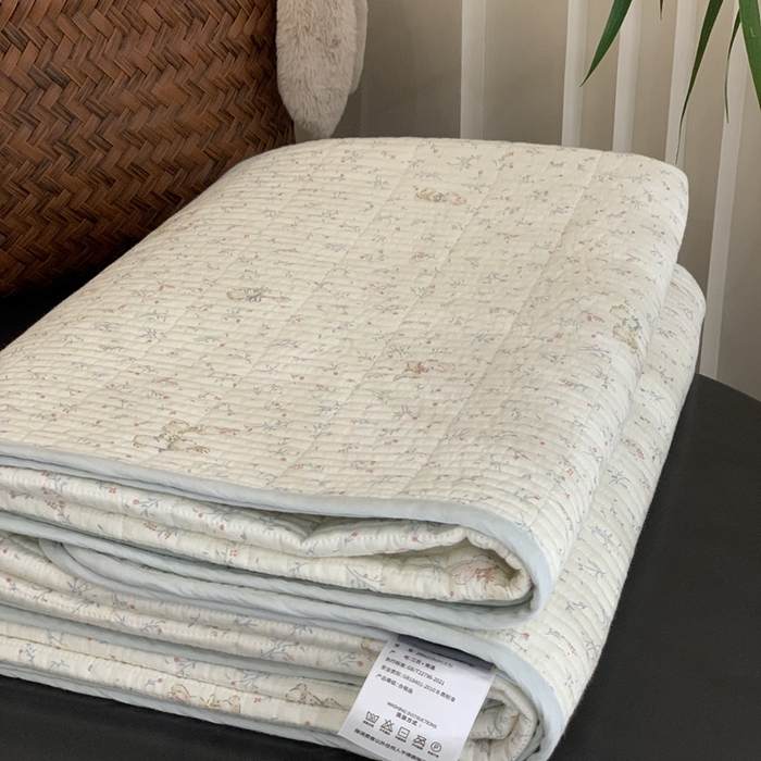 91家纺网 家纺一手货源 找家纺 汇庭 2025新款·慕斯单品床盖系列 小兔奇妙