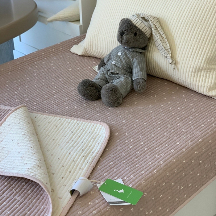 91家纺网 家纺一手货源 找家纺 汇庭 2025新款·慕斯单品床盖系列 小小樱桃粉