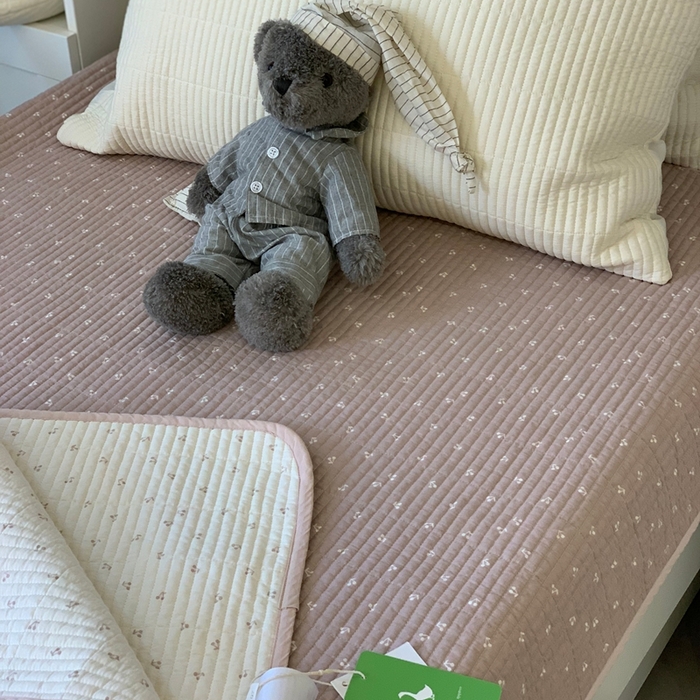 91家纺网 家纺一手货源 找家纺 汇庭 2025新款·慕斯单品床盖系列 小小樱桃粉