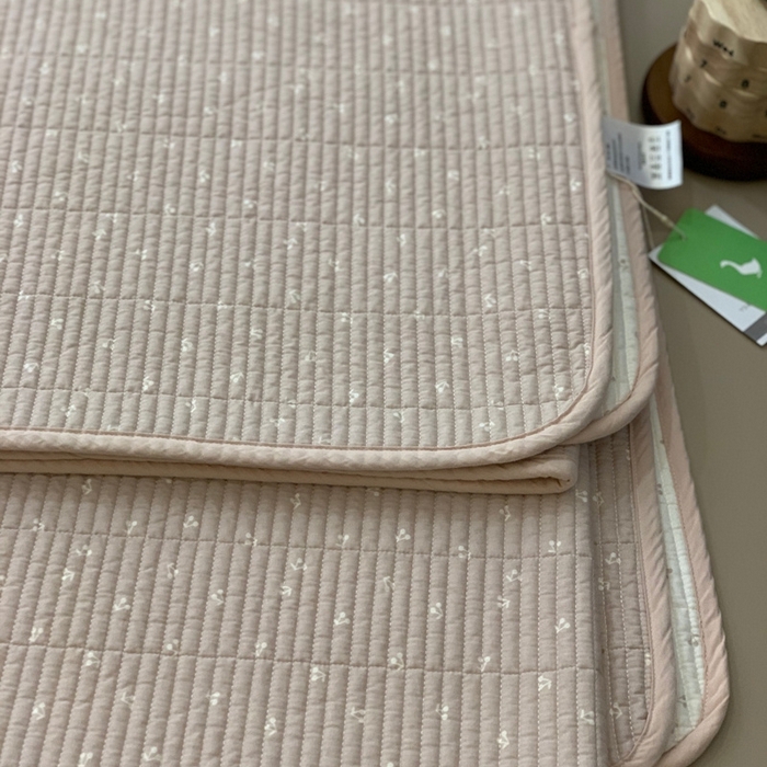 91家纺网 家纺一手货源 找家纺 汇庭 2025新款·慕斯单品床盖系列 小小樱桃粉