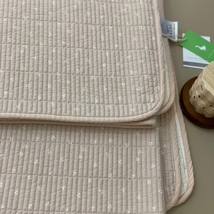 91家纺网 家纺一手货源 找家纺 汇庭 2025新款·慕斯单品床盖系列 小小樱桃粉