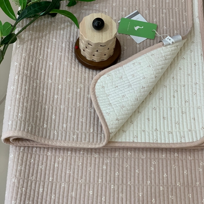 91家纺网 家纺一手货源 找家纺 汇庭 2025新款·慕斯单品床盖系列 小小樱桃粉