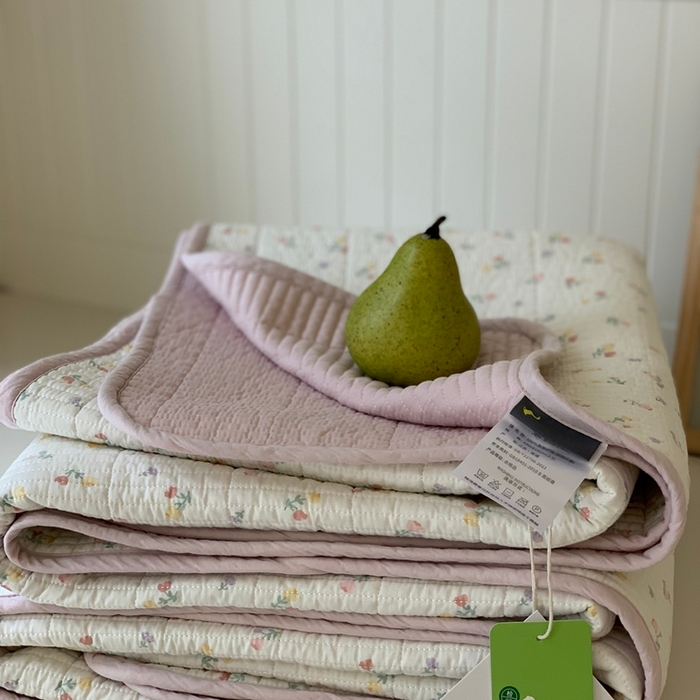 91家纺网 家纺一手货源 找家纺 汇庭 2025新款·慕斯单品床盖系列 幸福小花