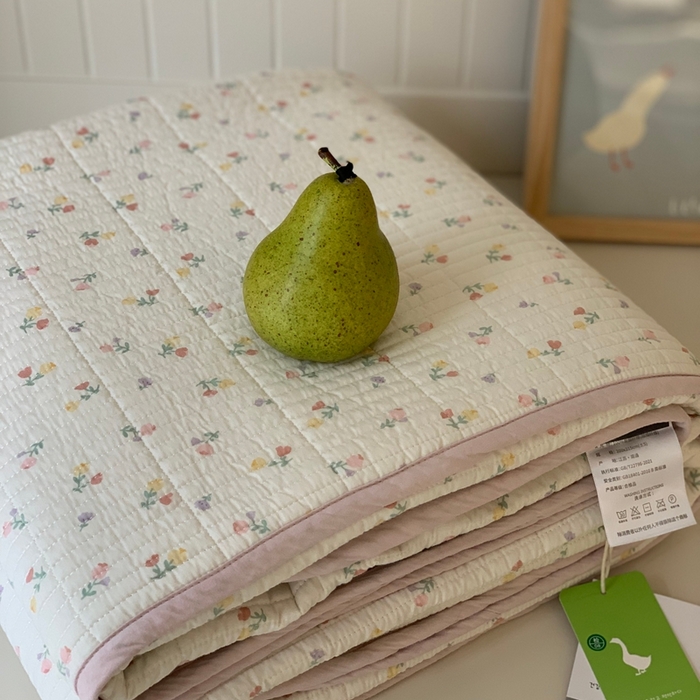 91家纺网 家纺一手货源 找家纺 汇庭 2025新款·慕斯单品床盖系列 幸福小花