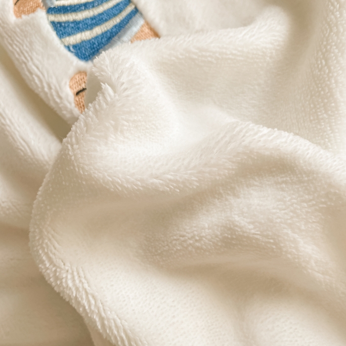 91家纺网 家纺一手货源 找家纺 仔仔熊 2025新款牛奶绒刺绣四件套 阳光小狗日记-蓝