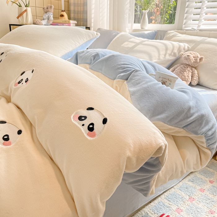 仔仔熊 2025新款牛奶绒刺绣四件套 粉颊熊猫梦-蓝