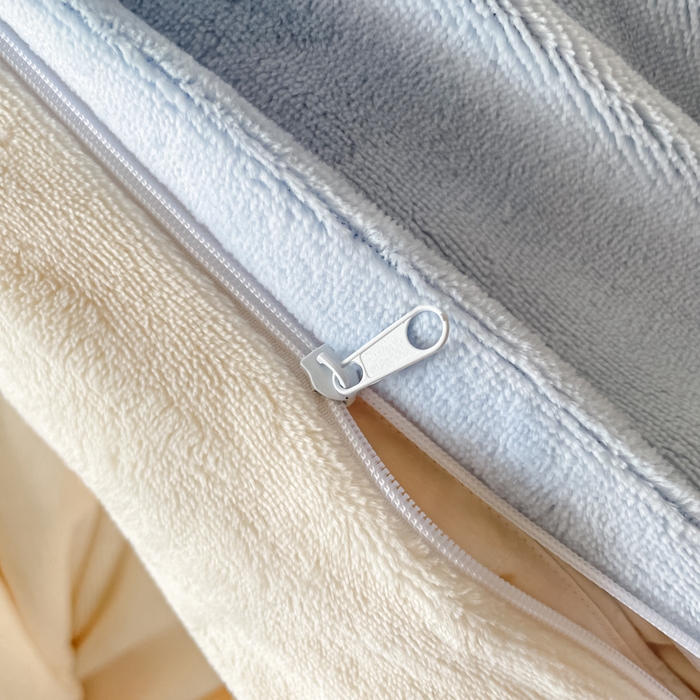 91家纺网 家纺一手货源 找家纺 仔仔熊 2025新款牛奶绒刺绣四件套 郁见暖绒​-蓝