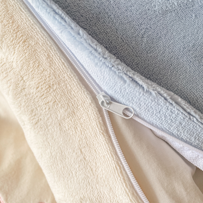 91家纺网 家纺一手货源 找家纺 仔仔熊 2025新款牛奶绒刺绣四件套 奶糖蝴蝶结-蓝