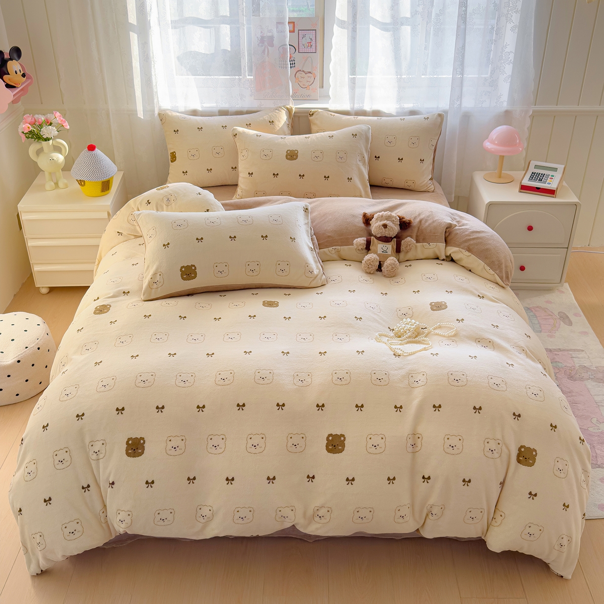 91家纺网 家纺一手货源 找家纺 灿哈家纺 2025新款200g加厚款小清新牛奶绒印花四件套 比利熊