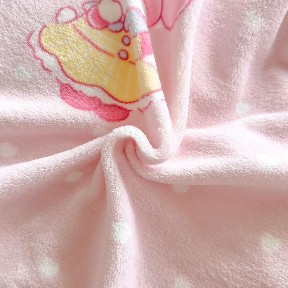 91家纺网 家纺一手货源 找家纺 灿哈家纺 2025新款200g加厚款小清新牛奶绒印花四件套 蛋糕兔