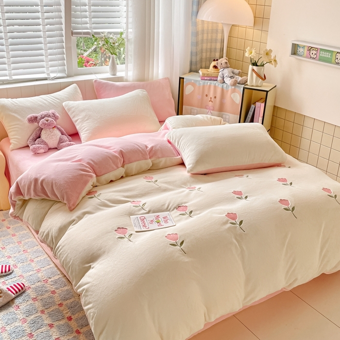 91家纺网 家纺一手货源 找家纺 （总）仔仔熊 2025新款牛奶绒刺绣被套单被套被套单件