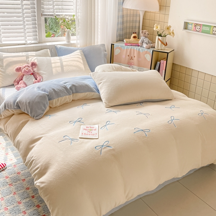 仔仔熊 2025新款牛奶绒刺绣被套单被套被套单件 奶糖蝴蝶结-蓝