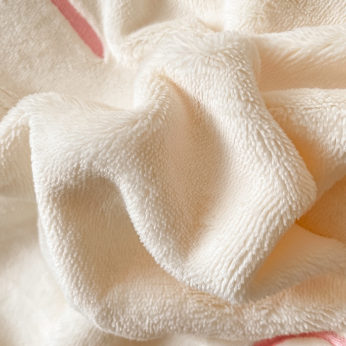 91家纺网 家纺一手货源 找家纺 仔仔熊 2025新款牛奶绒刺绣被套单被套被套单件 奶糖蝴蝶结-粉