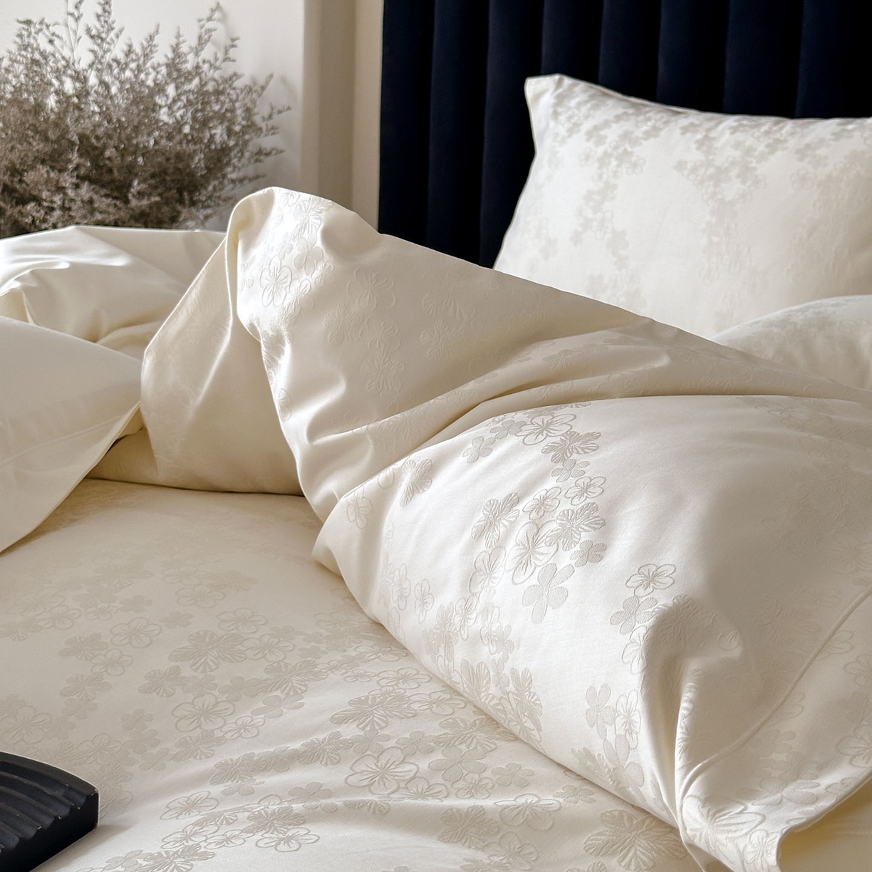 91家纺网 家纺一手货源 找家纺 MIU缪家居 2025新款100支全棉厚织提花简奢系列四件套-贝蒂 贝蒂（米白）