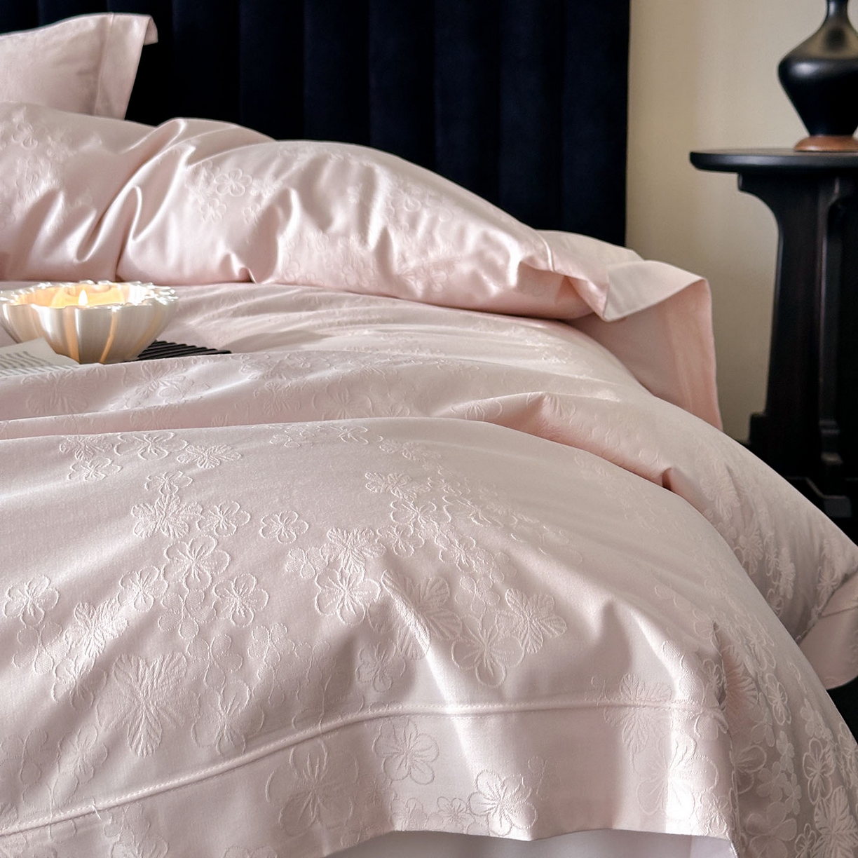 91家纺网 家纺一手货源 找家纺 MIU缪家居 2025新款100支全棉厚织提花简奢系列四件套-贝蒂 贝蒂 （桃粉）