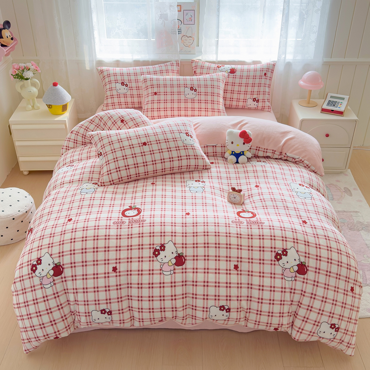 91家纺网 家纺一手货源 找家纺 灿哈家纺 2025新款200g加厚款小清新牛奶绒印花四件套 格子猫