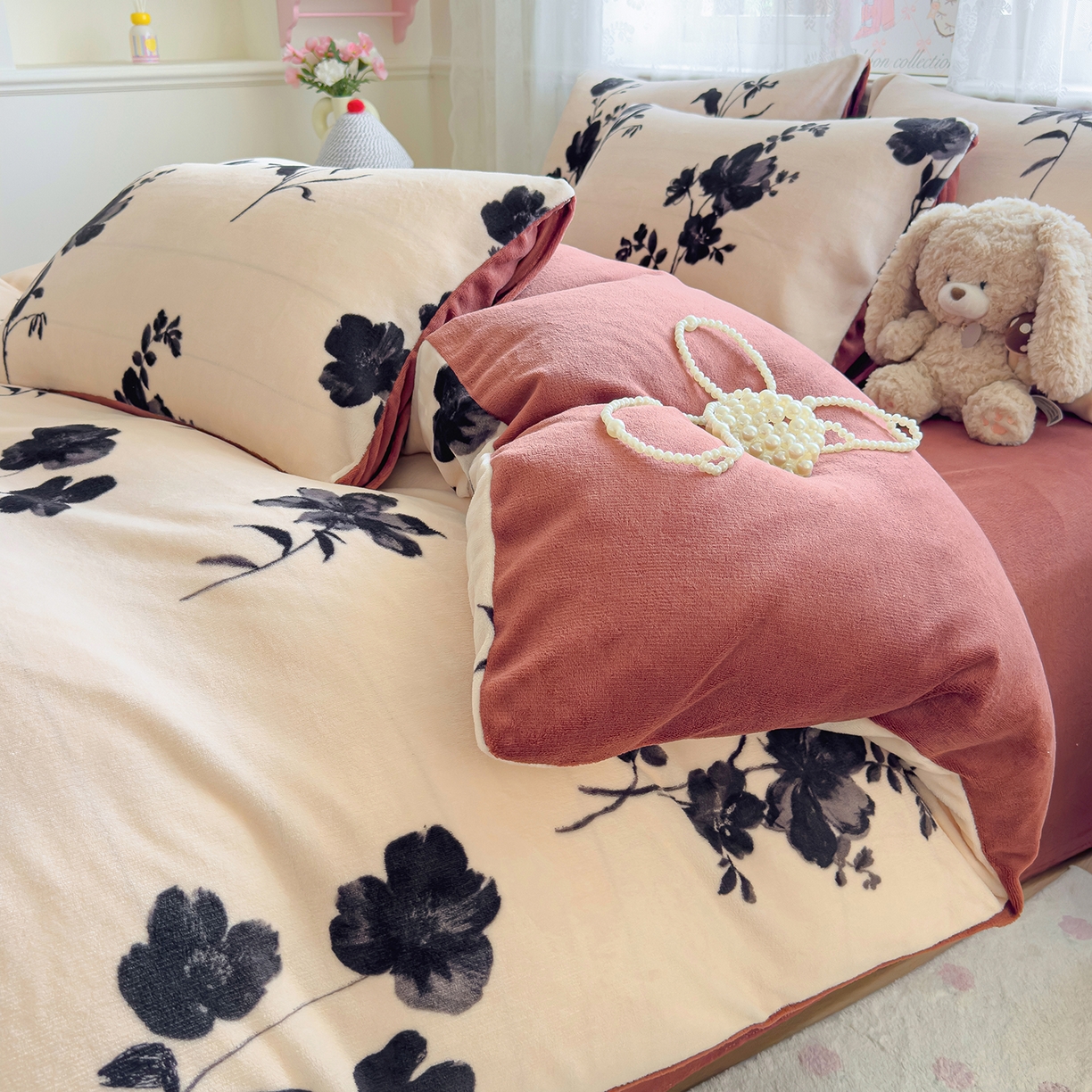 91家纺网 家纺一手货源 找家纺 灿哈家纺 2025新款200g加厚款小清新牛奶绒印花四件套 花语情怀