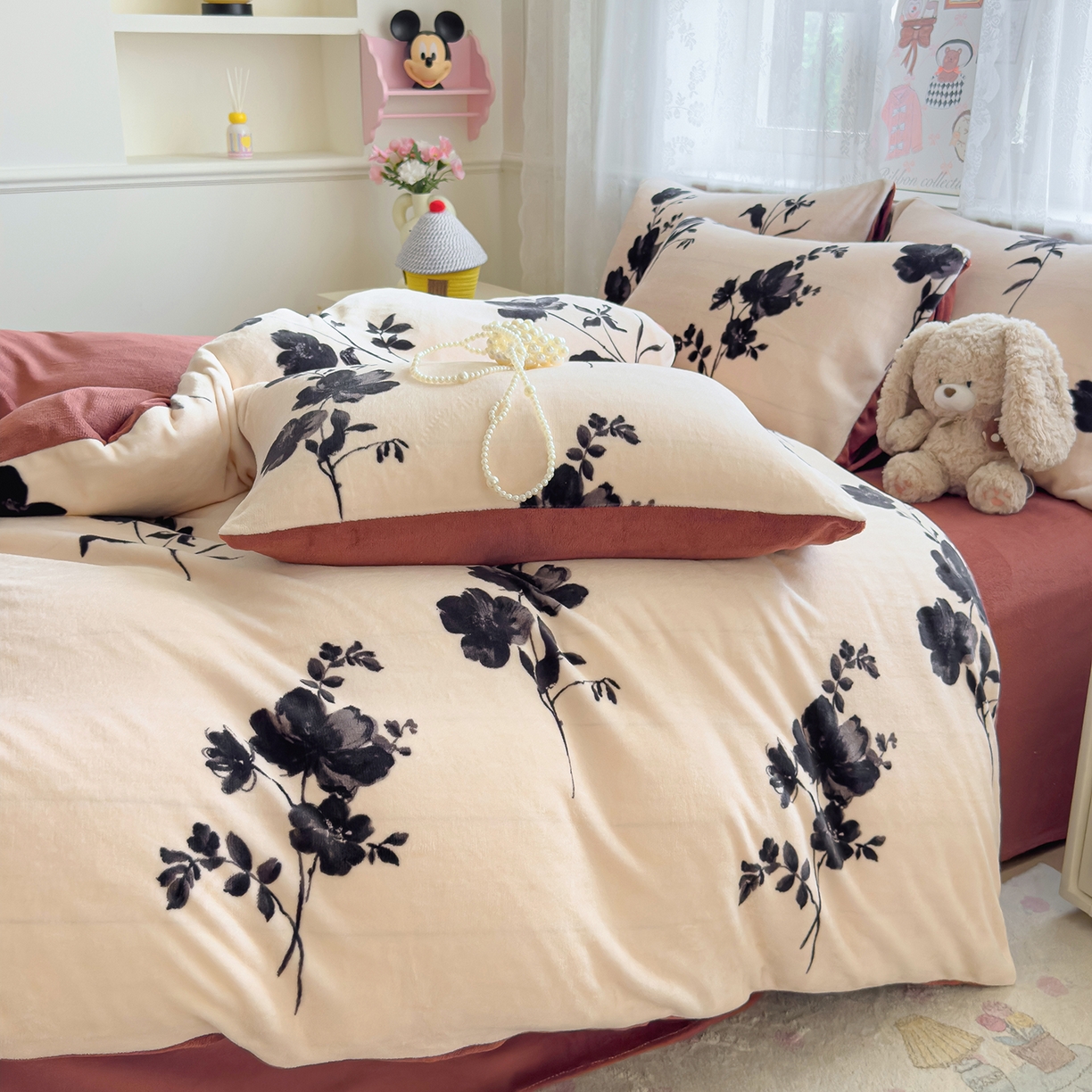 91家纺网 家纺一手货源 找家纺 灿哈家纺 2025新款200g加厚款小清新牛奶绒印花四件套 花语情怀