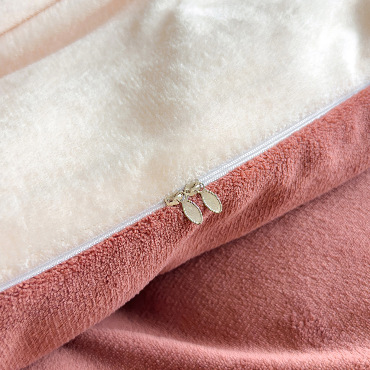 91家纺网 家纺一手货源 找家纺 灿哈家纺 2025新款200g加厚款小清新牛奶绒印花四件套 花语情怀