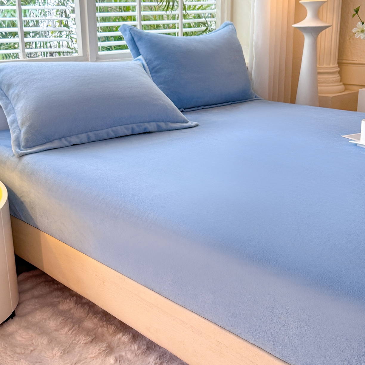 91家纺网 家纺一手货源 找家纺 逸尚阁 2025新款高克重牛奶绒纯色床笠系列 床笠-蓝色