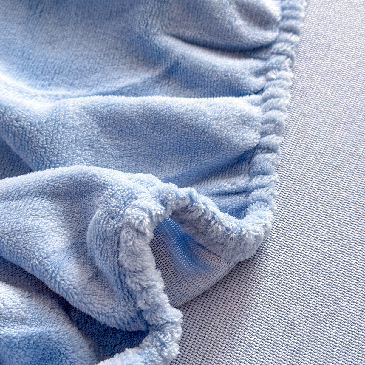 91家纺网 家纺一手货源 找家纺 逸尚阁 2025新款高克重牛奶绒纯色床笠系列 床笠-蓝色