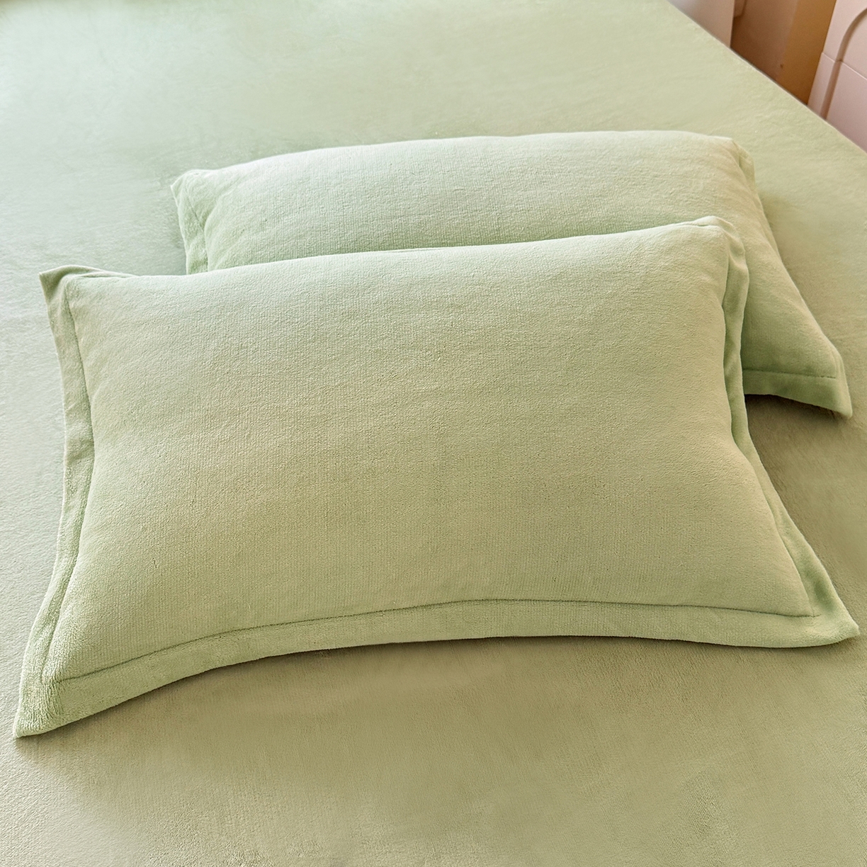 91家纺网 家纺一手货源 找家纺 逸尚阁 2025新款高克重牛奶绒纯色床笠系列 床笠-绿色