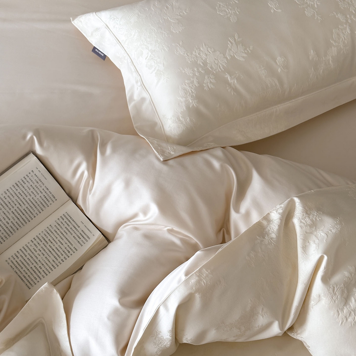 91家纺网 家纺一手货源 找家纺 （总）MIU缪家居 2025新款100支全棉厚织提花简奢系列四件套-暮歌