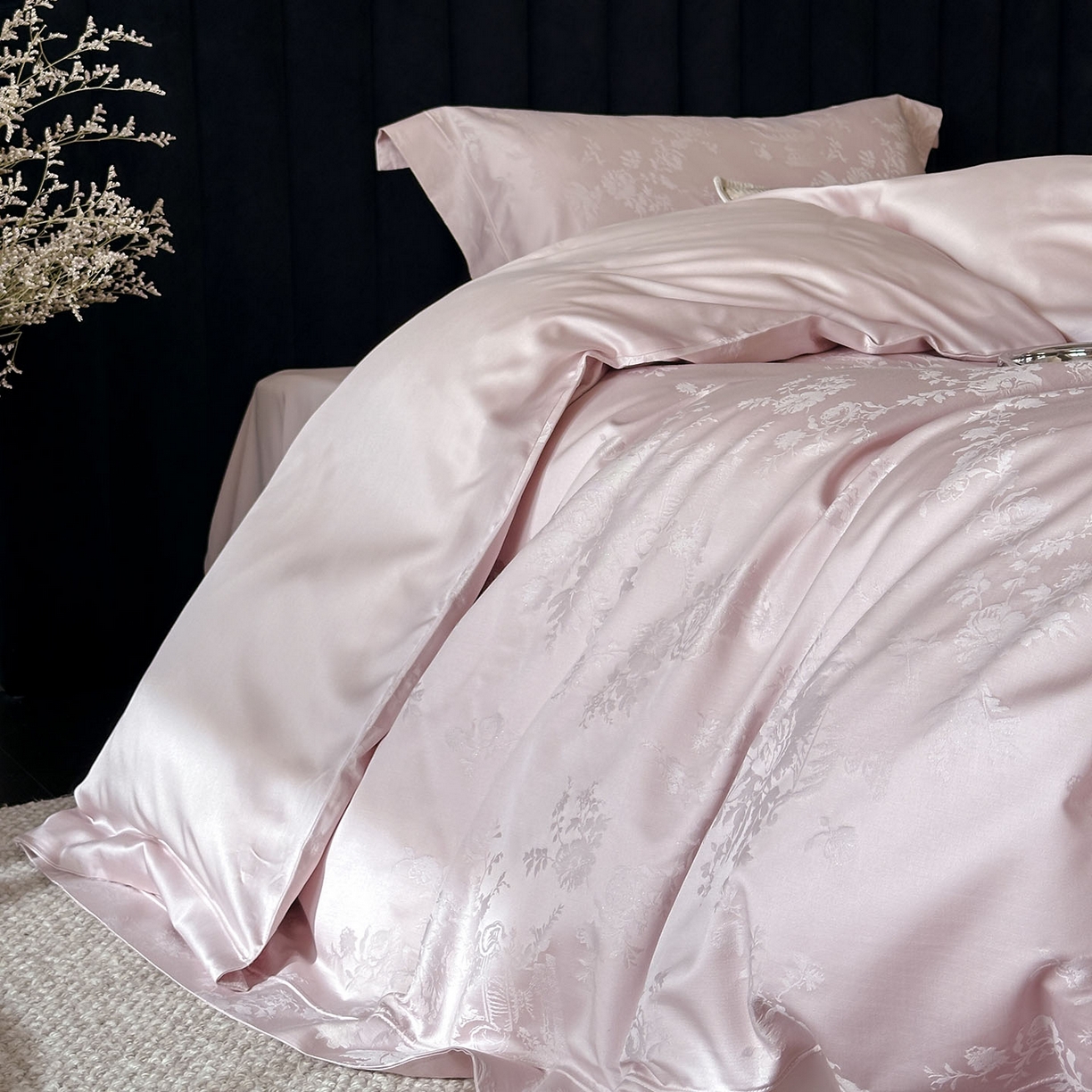 91家纺网 家纺一手货源 找家纺 MIU缪家居 2025新款100支全棉厚织提花简奢系列四件套-暮歌 暮歌 （紫粉）