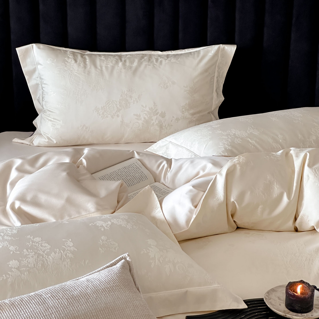 91家纺网 家纺一手货源 找家纺 MIU缪家居 2025新款100支全棉厚织提花简奢系列四件套-暮歌 暮歌 （米白）