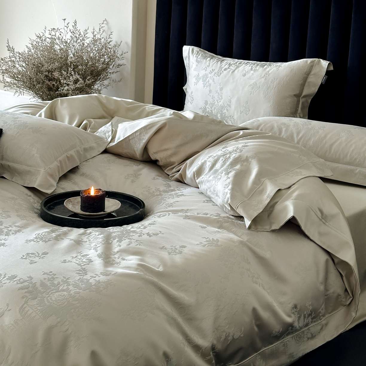 91家纺网 家纺一手货源 找家纺 MIU缪家居 2025新款100支全棉厚织提花简奢系列四件套-暮歌 暮歌（松绿）