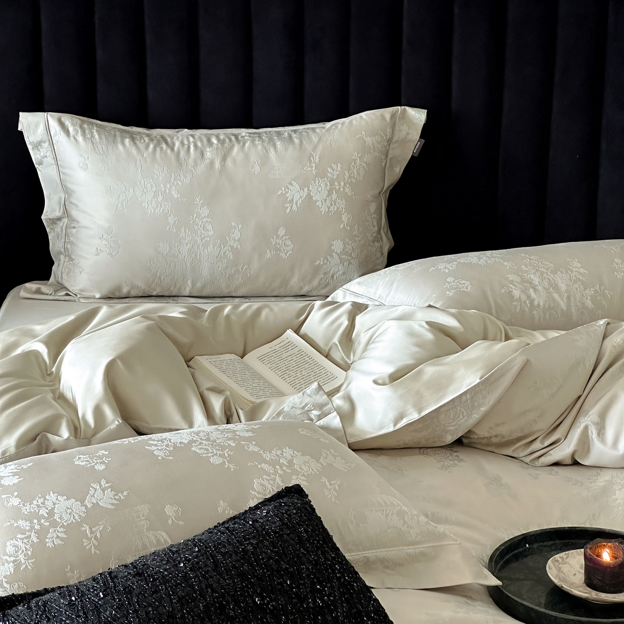 91家纺网 家纺一手货源 找家纺 MIU缪家居 2025新款100支全棉厚织提花简奢系列四件套-暮歌 暮歌（松绿）