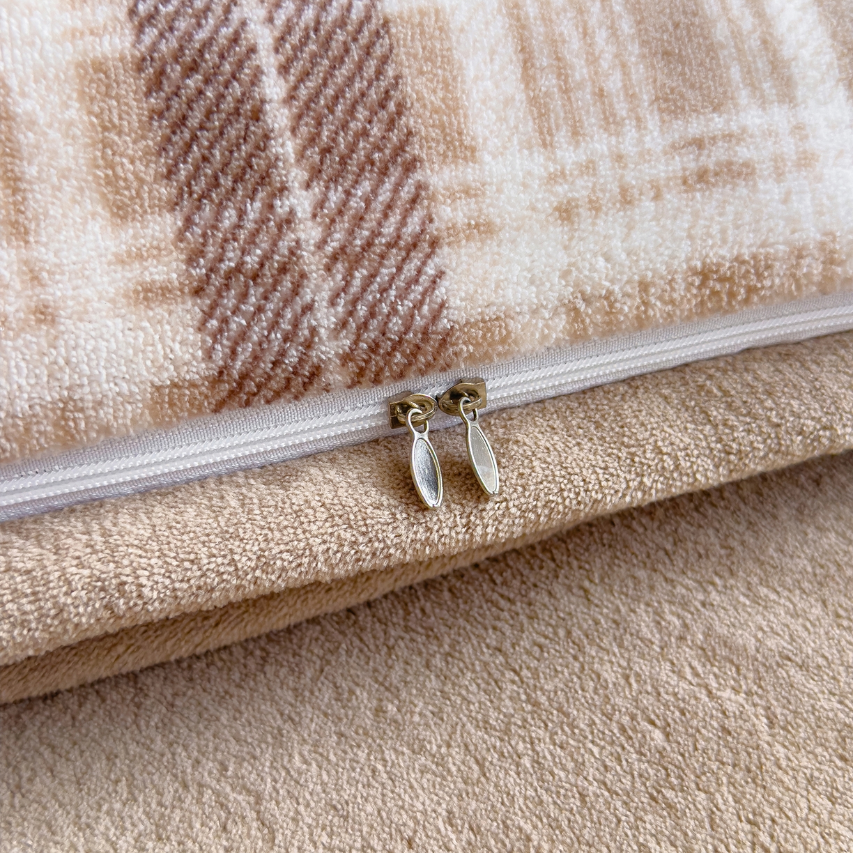 91家纺网 家纺一手货源 找家纺 灿哈家纺 2025新款200g加厚款小清新牛奶绒印花四件套 华夫熊