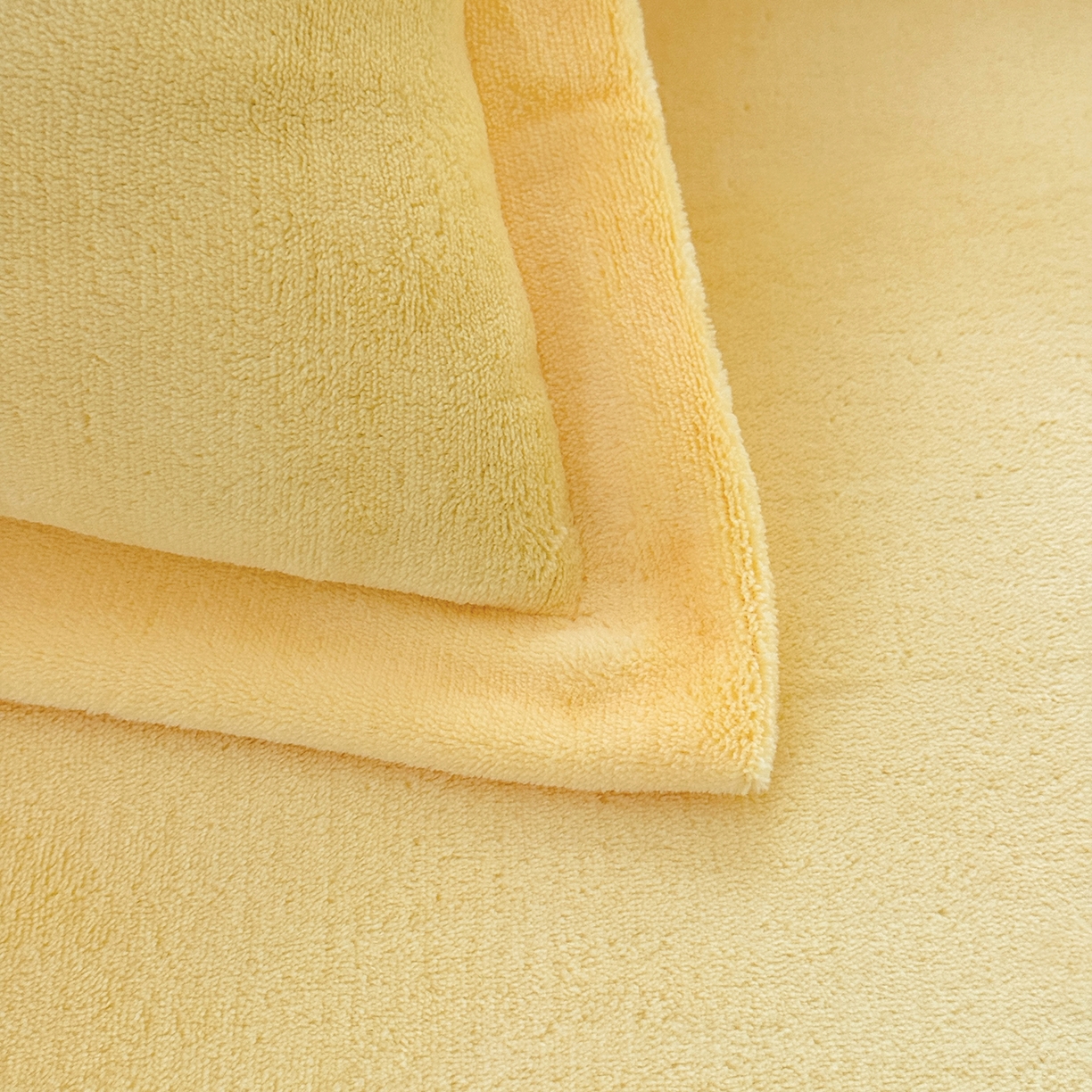 91家纺网 家纺一手货源 找家纺 逸尚阁 2025新款高克重牛奶绒纯色床笠系列 床笠-黄色