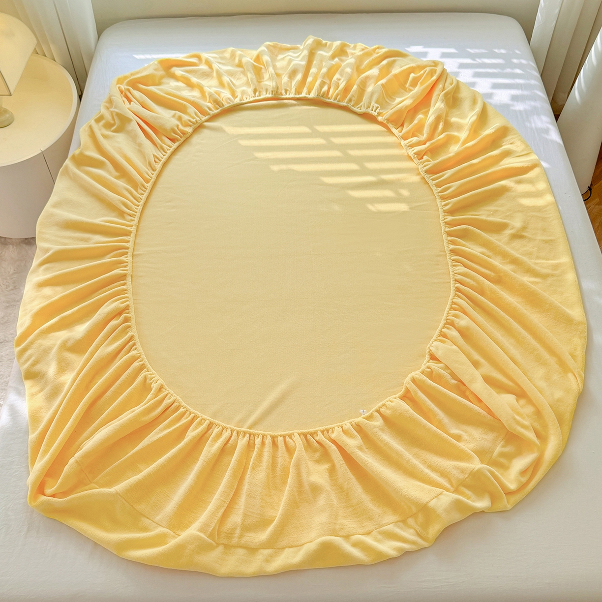 91家纺网 家纺一手货源 找家纺 逸尚阁 2025新款高克重牛奶绒纯色床笠系列 床笠-黄色