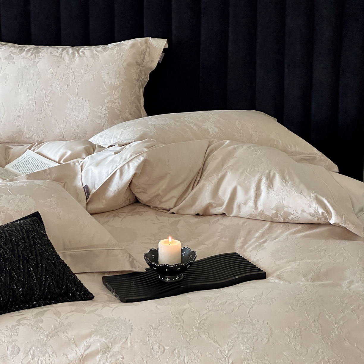 91家纺网 家纺一手货源 找家纺 （总）MIU缪家居 2025新款100支全棉厚织提花简奢系列四件套-向日葵