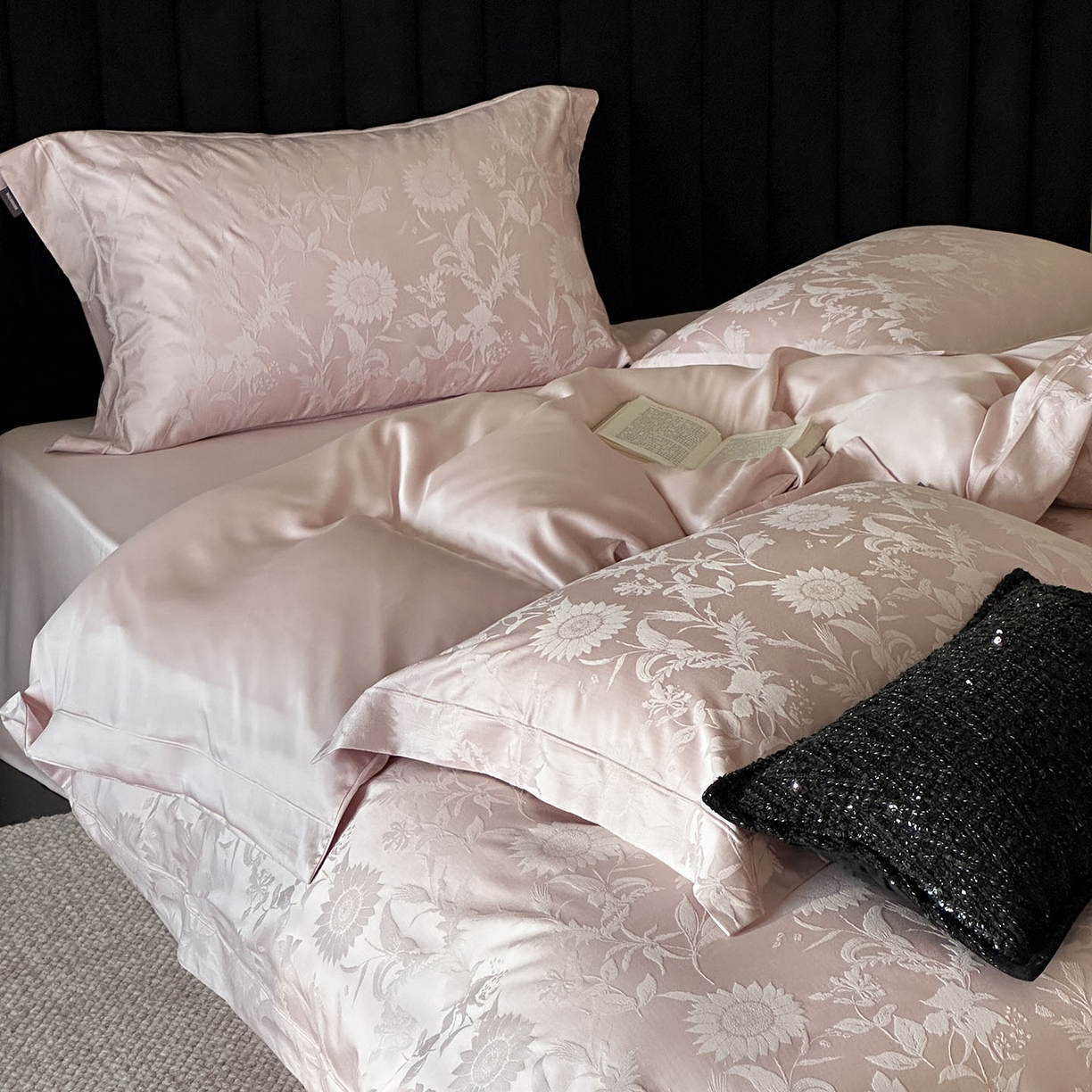 91家纺网 家纺一手货源 找家纺 MIU缪家居 2025新款100支全棉厚织提花简奢系列四件套-向日葵 向日葵（紫粉）