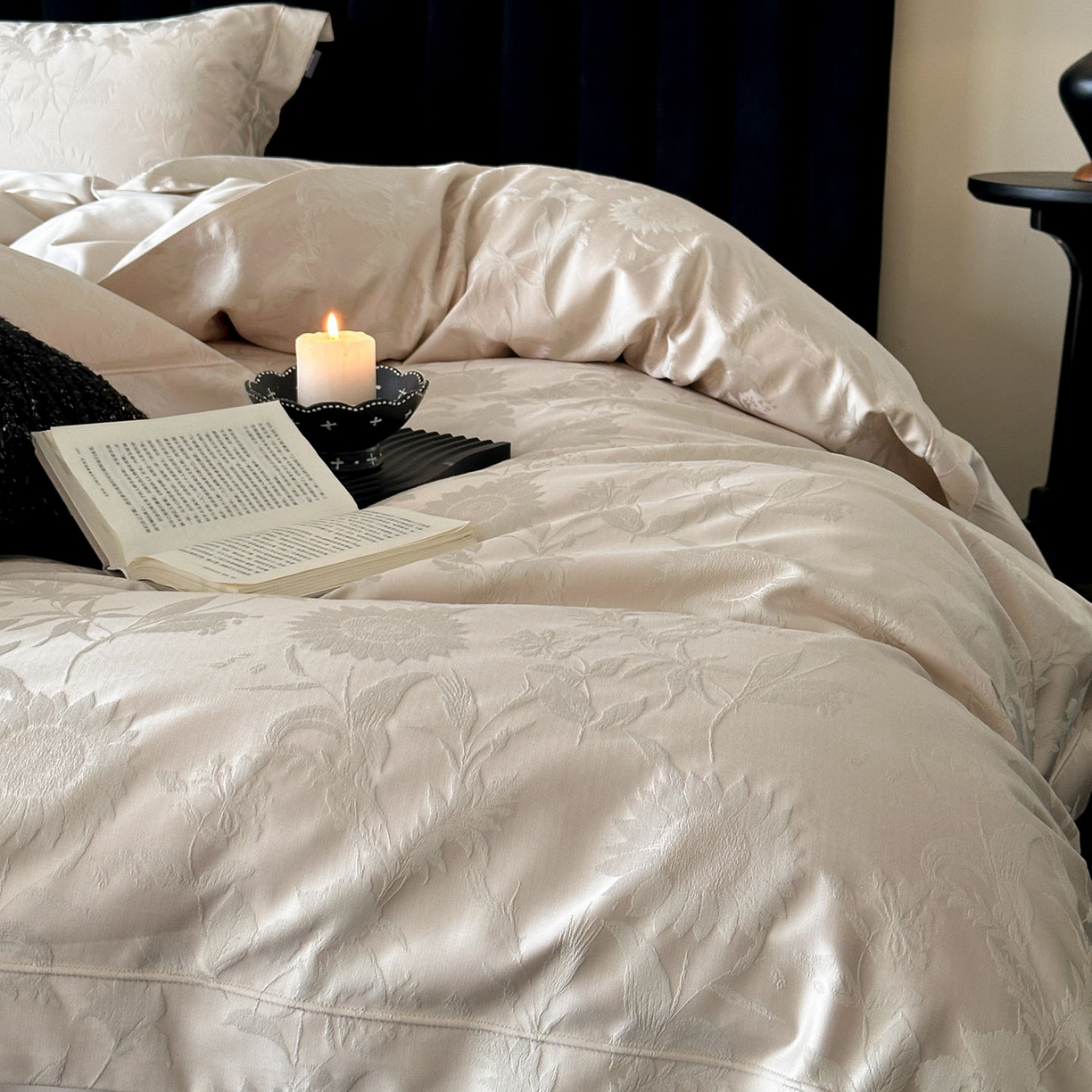 91家纺网 家纺一手货源 找家纺 MIU缪家居 2025新款100支全棉厚织提花简奢系列四件套-向日葵 向日葵（香槟）