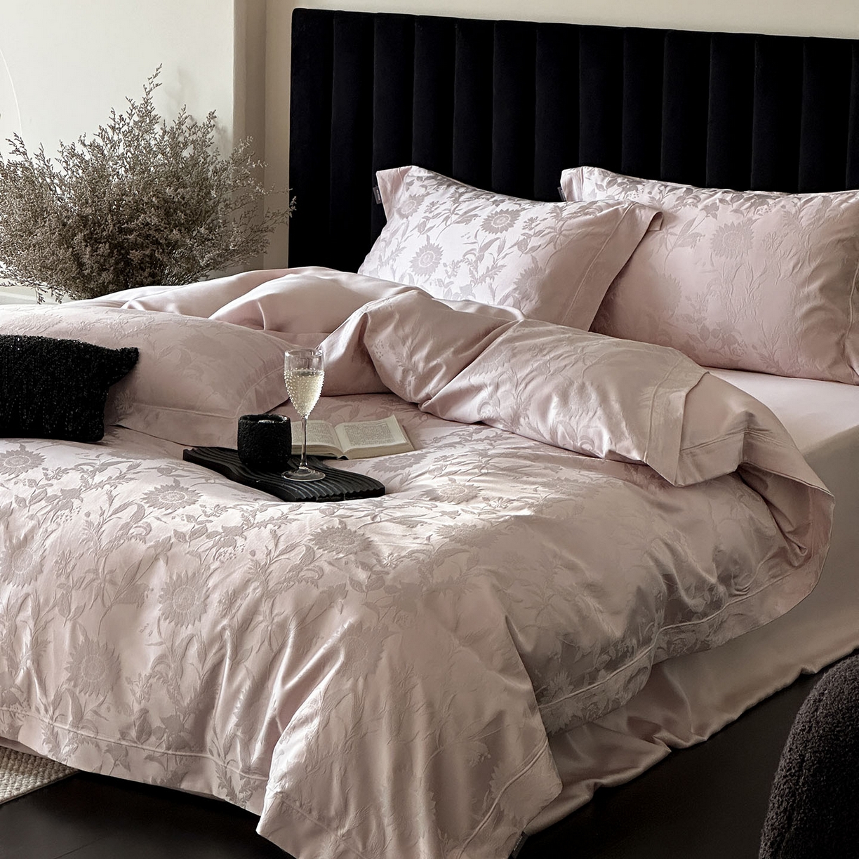 91家纺网 家纺一手货源 找家纺 MIU缪家居 2025新款100支全棉厚织提花简奢系列四件套-向日葵 向日葵（紫粉）