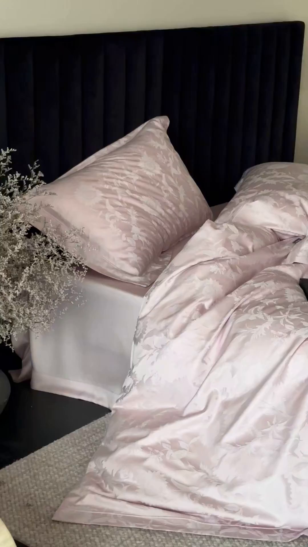 91家纺网 家纺一手货源 找家纺 MIU缪家居 2025新款100支全棉厚织提花简奢系列四件套-向日葵 向日葵（紫粉）